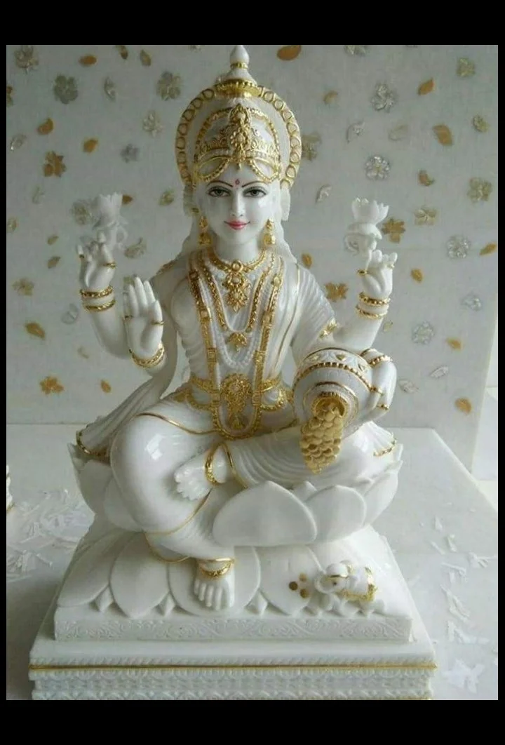 Handcrafted White Marble Maa Lakshmi Statue with Kalash